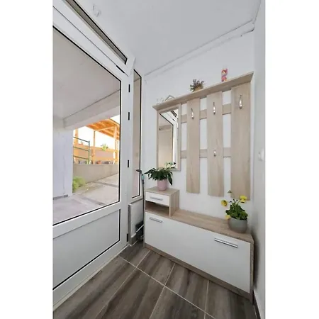 Rustic Retreat Apartman *
