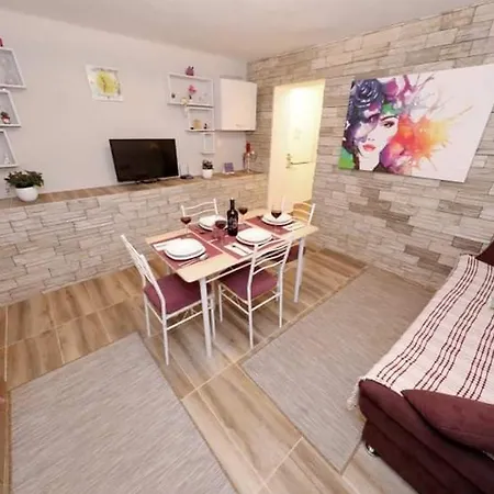 Rustic Retreat Apartman